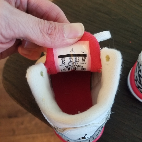 Air Jordan 3 "Katrina" - Picture 5 of 5